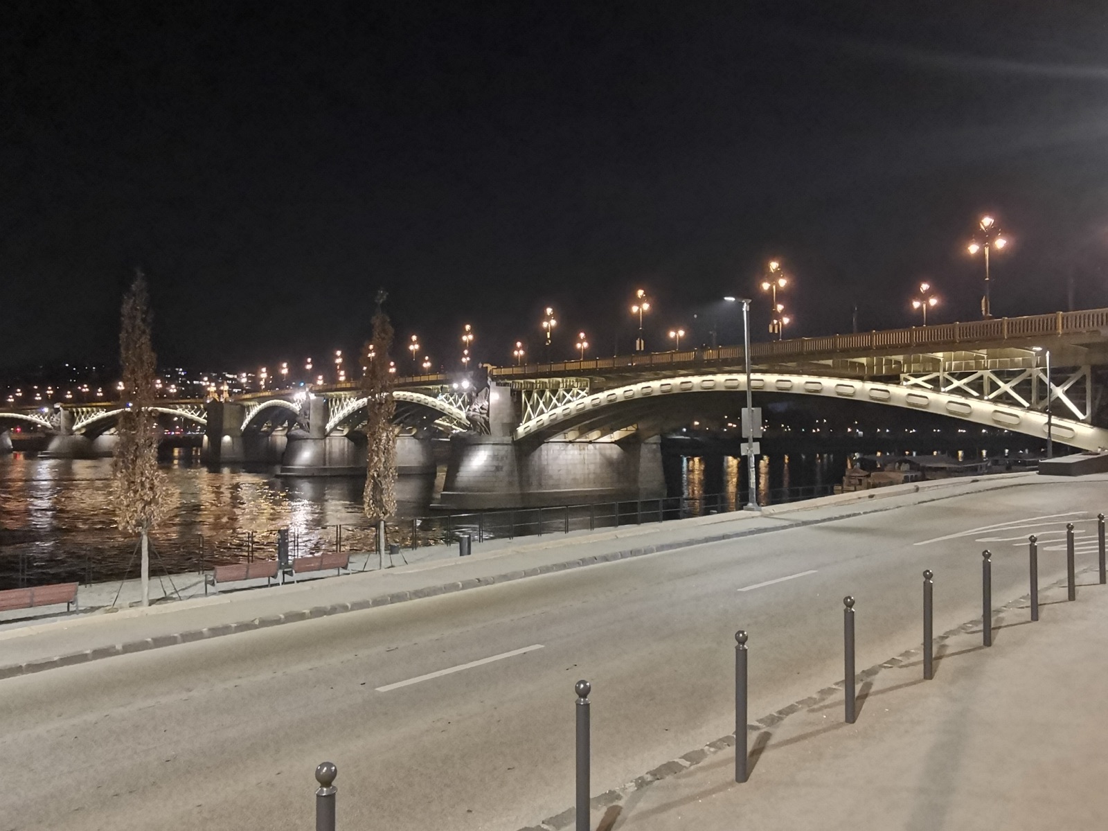 Margaret Bridge lit up at night