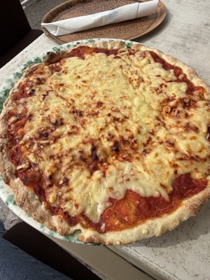 Gluten-free margherita pizza at Lincer